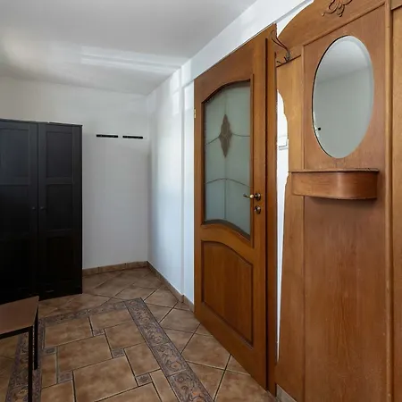 Lana With Parking And Terrace Near The In By Renters