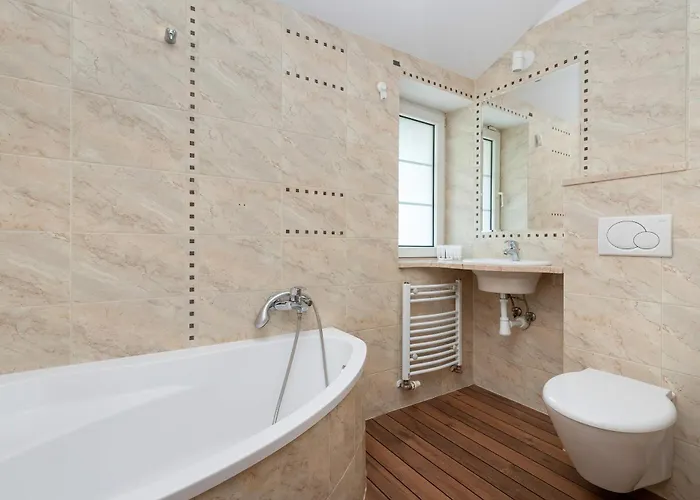 Lana 6 Bedrooms With Parking And Terrace Near The In By Renters Dom wakacyjny