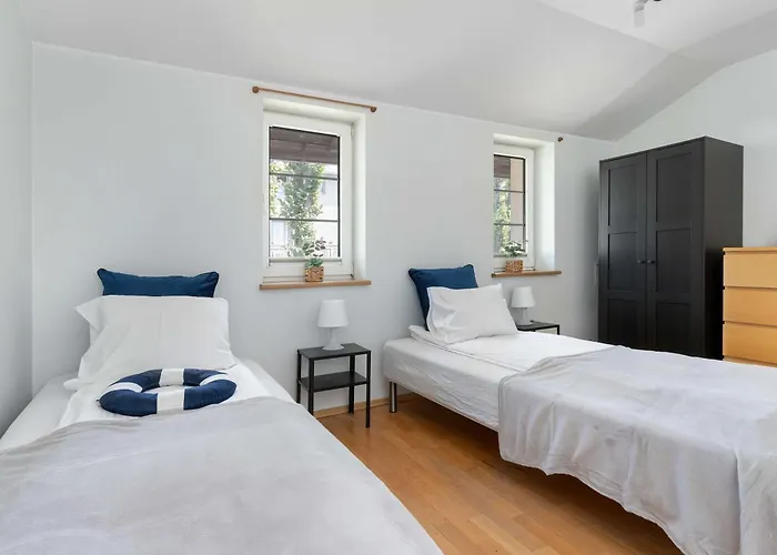 Lana 6 Bedrooms With Parking And Terrace Near The In By Renters Dom wakacyjny