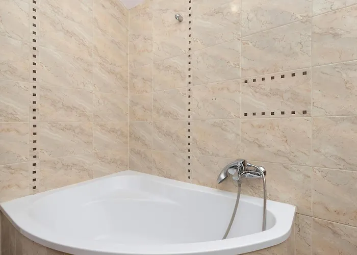 Lana 6 Bedrooms With Parking And Terrace Near The In By Renters Dom wakacyjny *