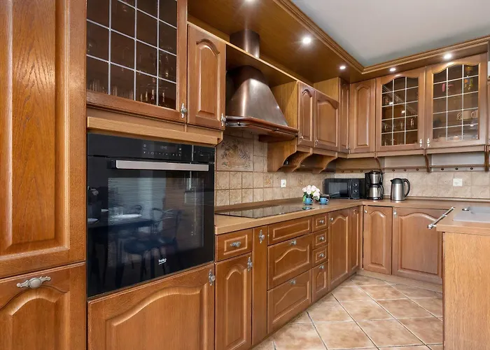 Lana 6 Bedrooms With Parking And Terrace Near The In By Renters Dom wakacyjny *