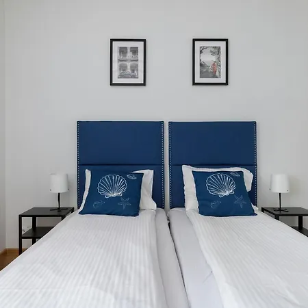 Lana 6 Bedrooms With Parking And Terrace Near The In By Renters Hébergement de vacances Sopot