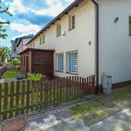 Hébergement de vacances Lana 6 Bedrooms With Parking And Terrace Near The In By Renters Sopot