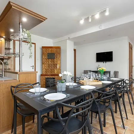 Hébergement de vacances Lana 6 Bedrooms With Parking And Terrace Near The In By Renters Sopot