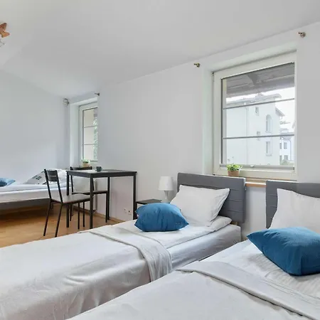 Hébergement de vacances Lana 6 Bedrooms With Parking And Terrace Near The In By Renters