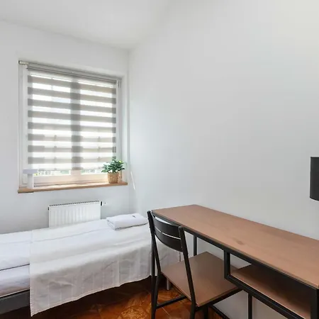 Дом отдыха Lana With Parking And Terrace Near The In By Renters Сопот