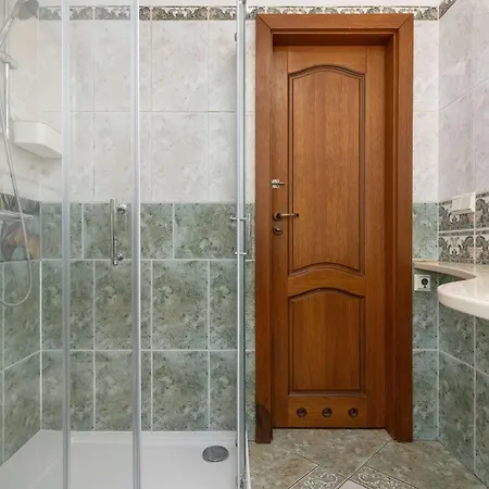 Lana 6 Bedrooms With Parking And Terrace Near The In By Renters 別荘