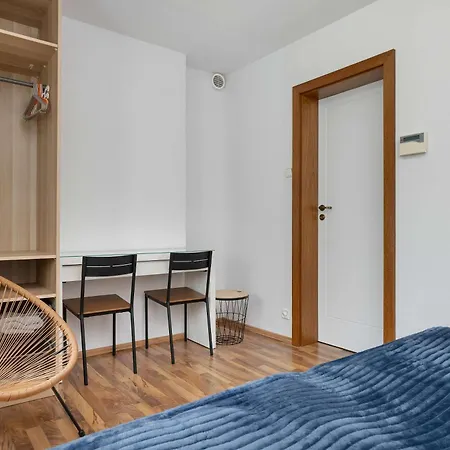 Hébergement de vacances Lana 6 Bedrooms With Parking And Terrace Near The In By Renters *