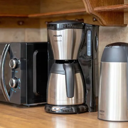 Lana 6 Bedrooms With Parking And Terrace Near The In By Renters ソポト